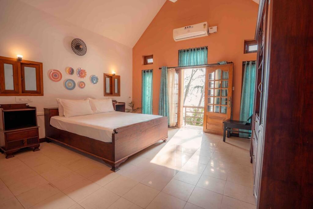 Baywatch By Grha - A Picturesque Beachfront Villa Kozhikode Esterno foto