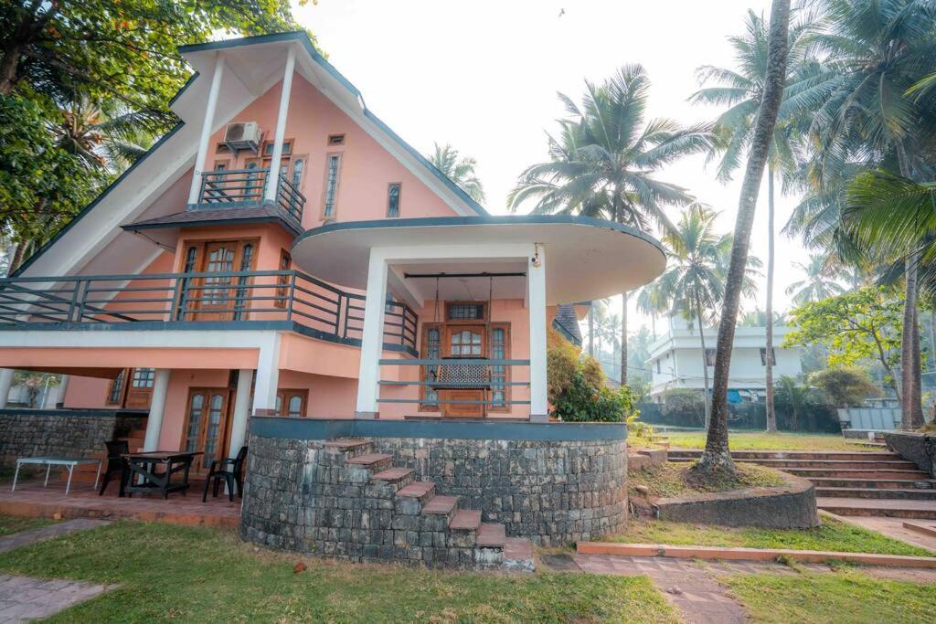 Baywatch By Grha - A Picturesque Beachfront Villa Kozhikode Esterno foto