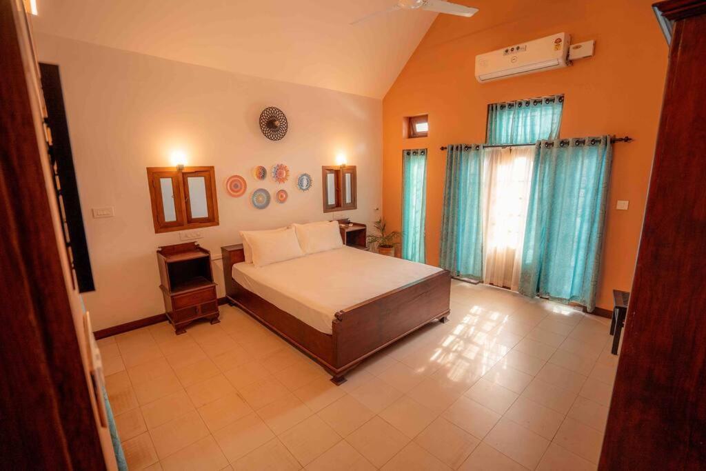 Baywatch By Grha - A Picturesque Beachfront Villa Kozhikode Esterno foto