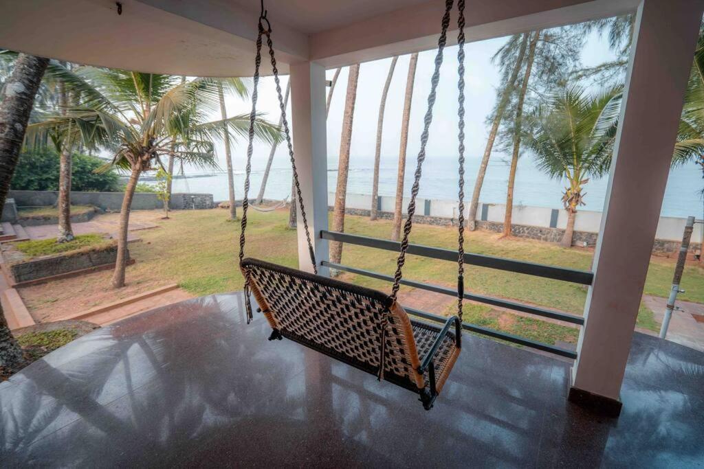 Baywatch By Grha - A Picturesque Beachfront Villa Kozhikode Esterno foto